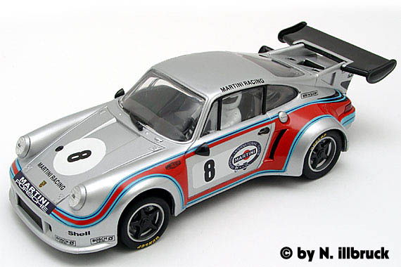 Here are some better pics of the Carrera Martini Porsches borrowed from the