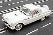 Carrera Evolution Ford Thunderbird '56 …someone roaming the street wants me